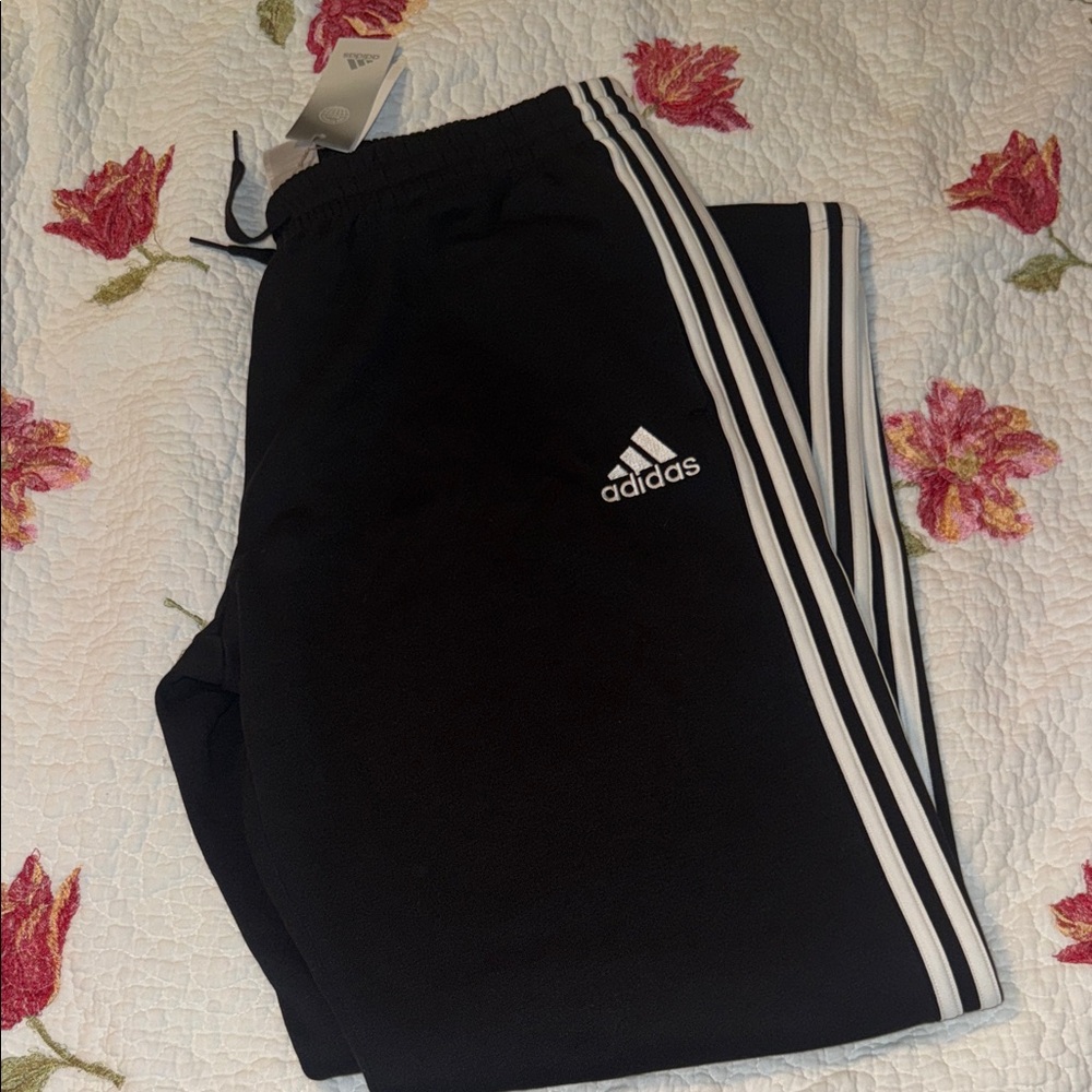 NWT Men’s Adidas Sweats